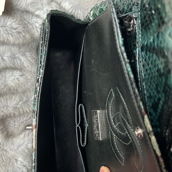 Gorgeous Chanel Classic Medium Double Flap Bag - Picture 9 of 9